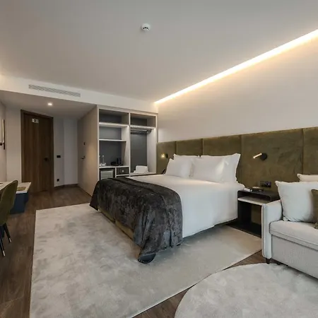 Dolinas Climbing Hotel Porto de Mós