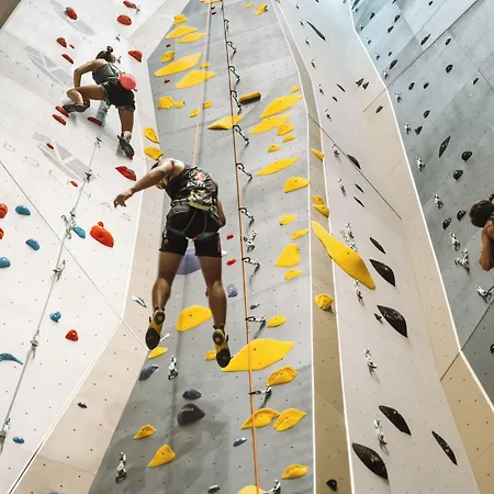 Hotel Dolinas Climbing Porto de Mós
