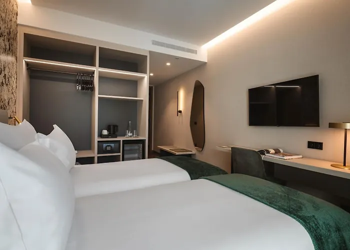 Otel Dolinas Climbing 4*