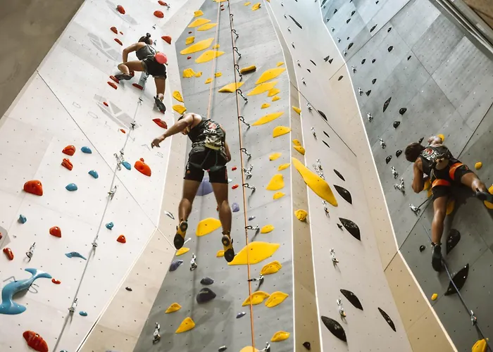 Otel Dolinas Climbing